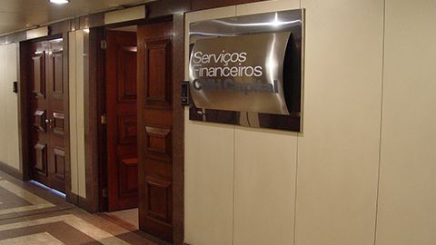 card-linha-do-tempo-sobre-nos-2003-banco-cnh